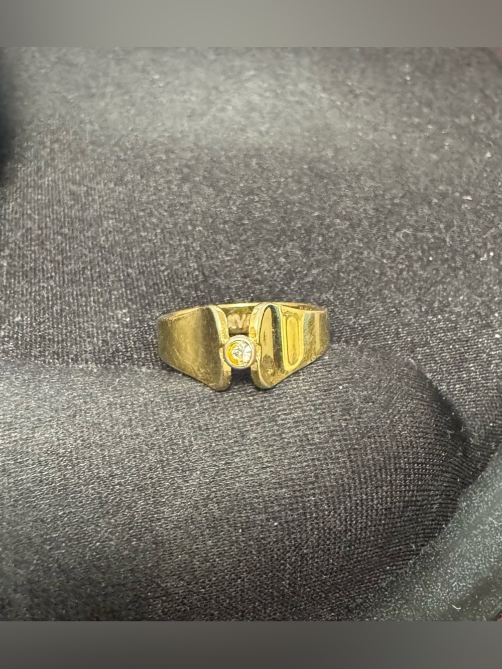 1979 Avon “Catch a Rhinestone” Ring; Gold Tone, Single Clear Stone, Pinched Band